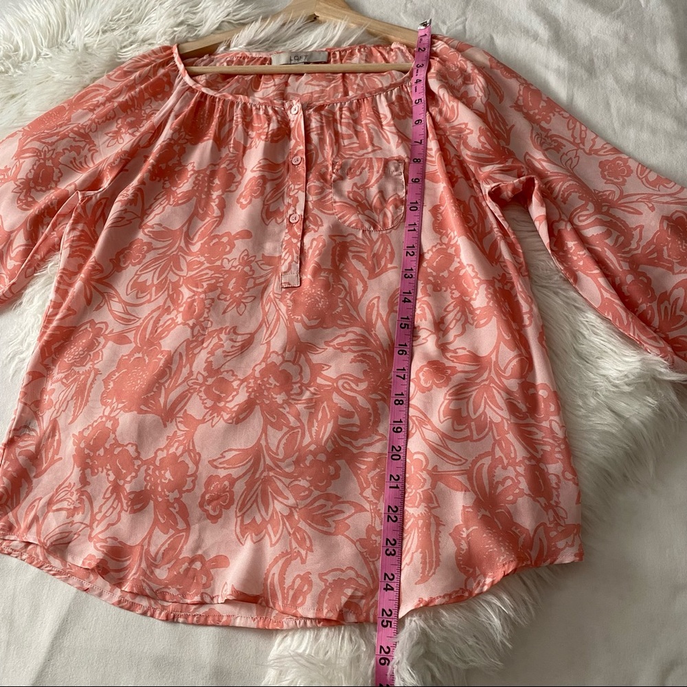 LOFT • Silky Pink and White Blouse - Picture 2 of 8